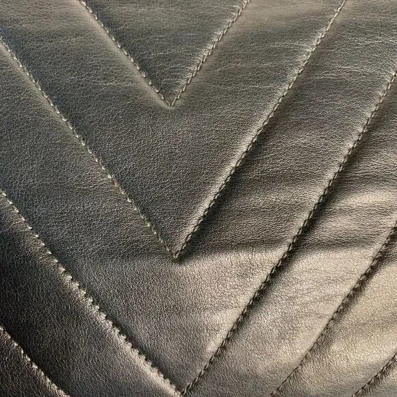 Vintage Chanel Chevron VStitch Tote - Picture 5 of 13